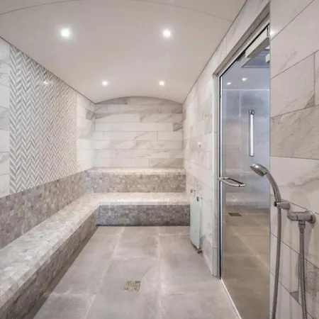 Lägenhet Luxury Chalet Mit Pool Und Sauna In Garmisch-partenkirchen Book At Wolfannemarie1 Web De